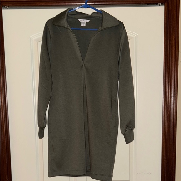 Athleta Dresses & Skirts - Athleta Green Long Sleeve Midi Dress